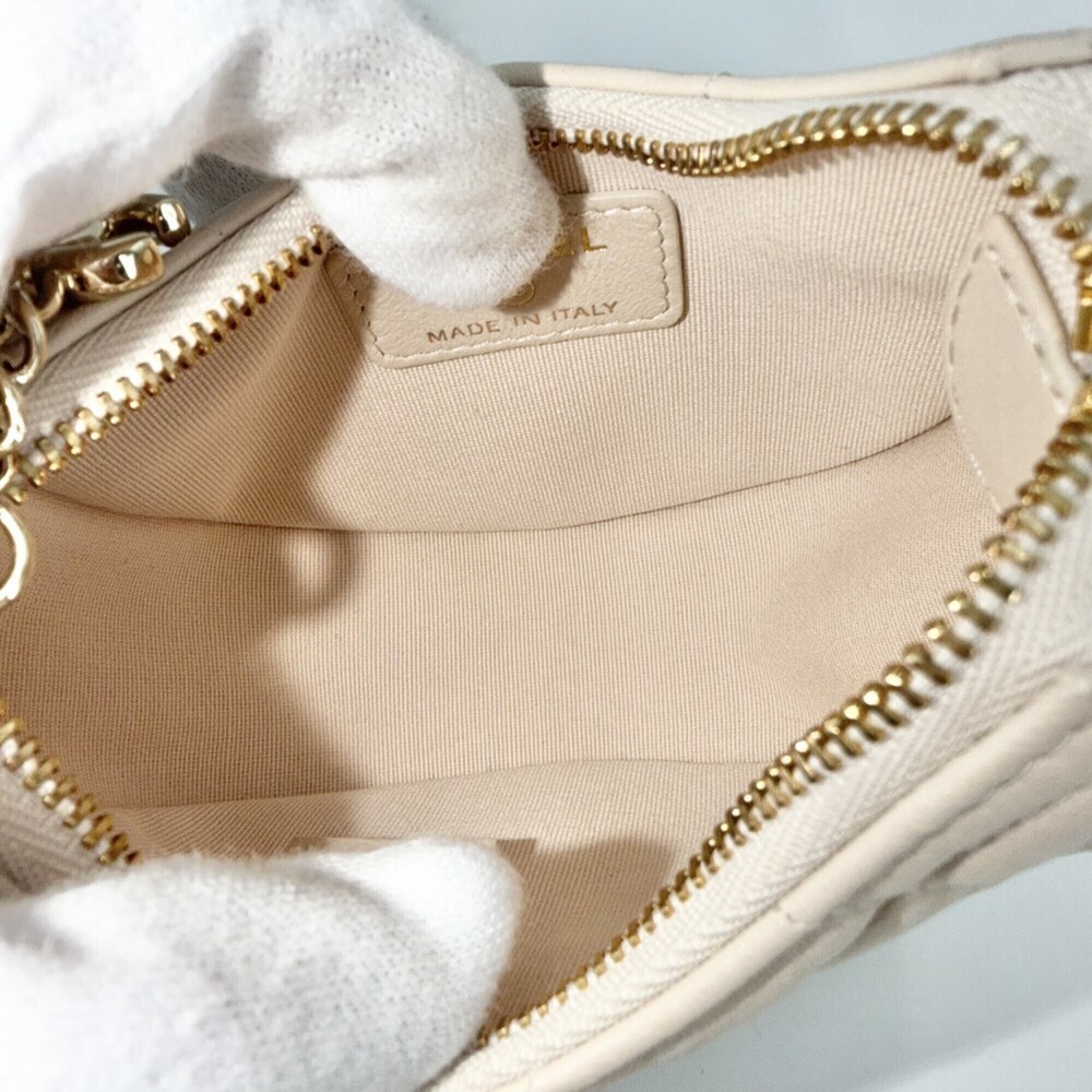 CHANEL Bag - Picture 4 of 8
